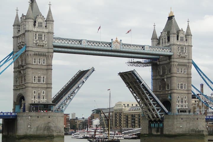 London in a Day: Private Walking & Public Transport Tour