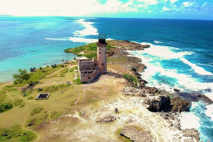 5-Islands Speedboat Cruise & Snorkeling from Trou d'Eau Douce: Blue Bay to Ile aux Cerfs photo 2