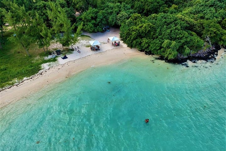 5-Islands Speedboat Cruise & Snorkeling from Trou d'Eau Douce: Blue Bay to Ile aux Cerfs photo 4