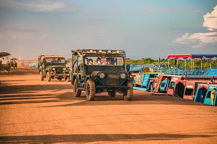 Tonle Sap Floating Village Sunset: Jeep, Village & Boat Experience photo 2