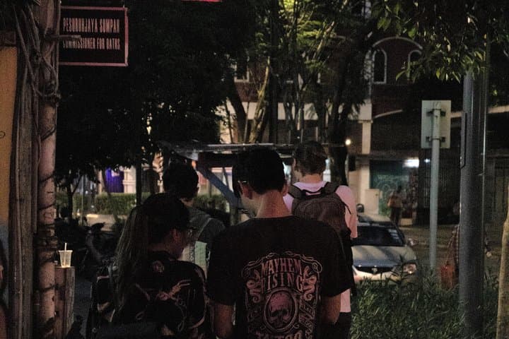 Kuala Lumpur Hidden Bars Scavenger Hunt — Self-Guided Chinatown Bar Crawl photo 2