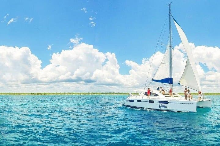 Luxury Sailboat and Snorkel Adventure in the Riviera Maya