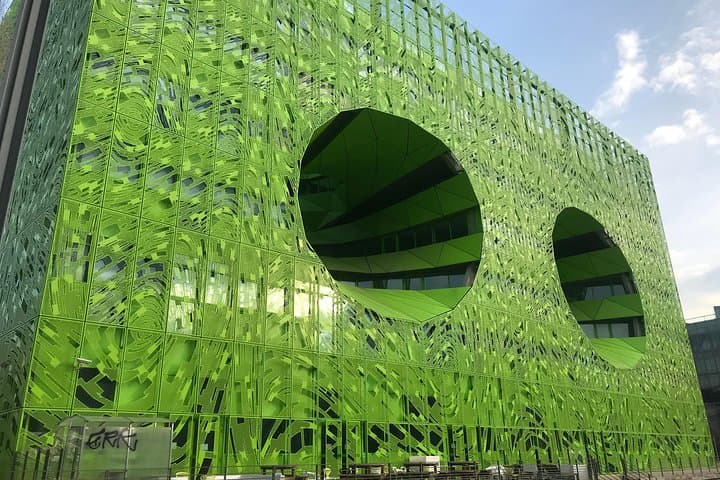 Explore Lyon's Confluence by Bicycle Taxi — 2-Hour Private Guided Tour photo 3