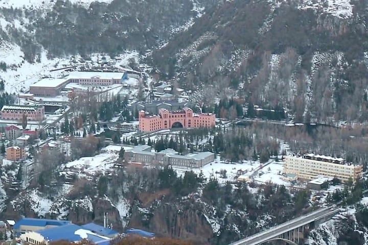 4-Day Winter Package from Yerevan: Sevan, Tsaghkadzor, Noravank & Jermuk photo 4