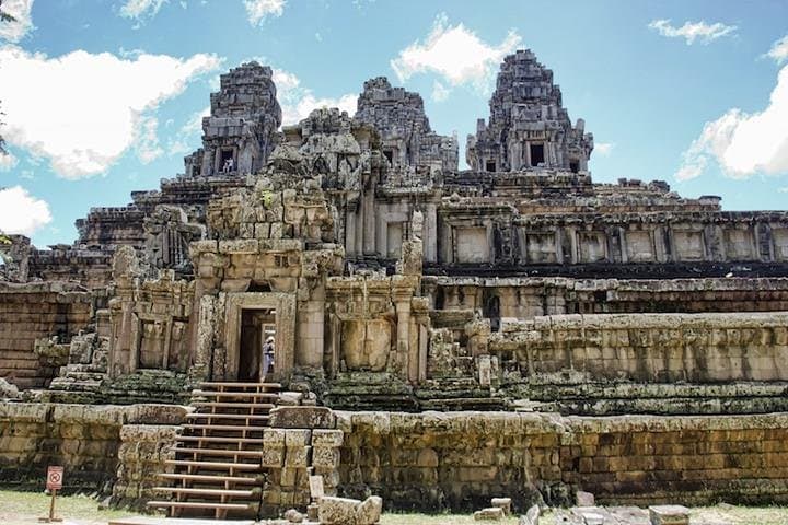 Full-Day Temples of Angkor: Small-Group Siem Reap Tour photo 2