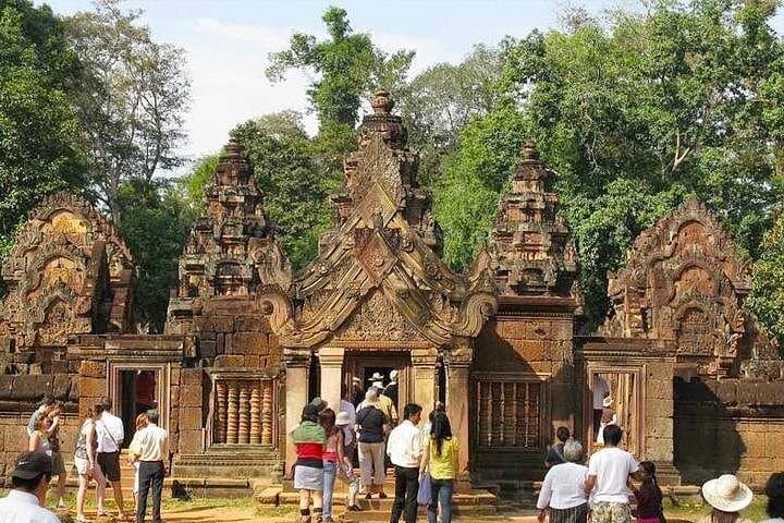 Banteay Srei & Grand Circuit Temples: Full-Day Small-Group Tour from Siem Reap photo 1