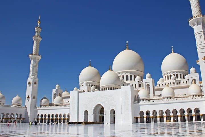 Abu Dhabi Full-Day City Tour: Sheikh Zayed, Emirates Palace & BAPS Mandir