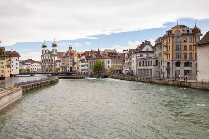 Architectural Lucerne: Private Guided Walk from Chapel Bridge to the KKL