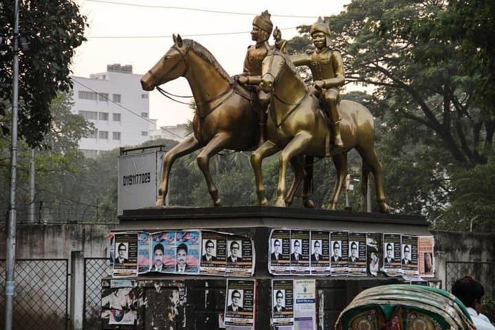 Full-Day Dhaka City Tour: Markets, Mosques & Riverfront Life photo 5