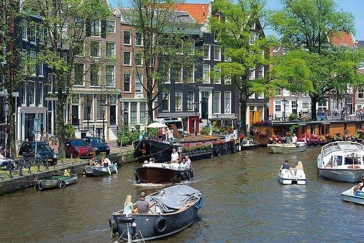 Red Light District Walking Tour and Canal Cruise: History, Culture & Practical Tips photo 5