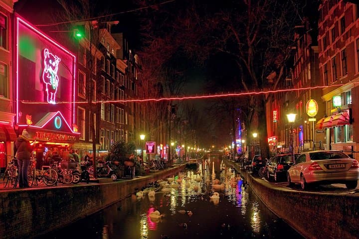 Red Light District Walking Tour and Canal Cruise: History, Culture & Practical Tips