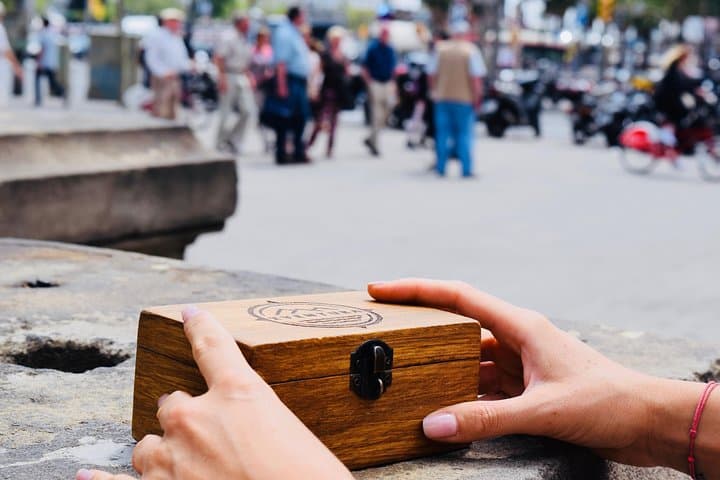 Private Family Treasure Hunt in Barcelona’s El Born — Offline Detective Game for Kids photo 3