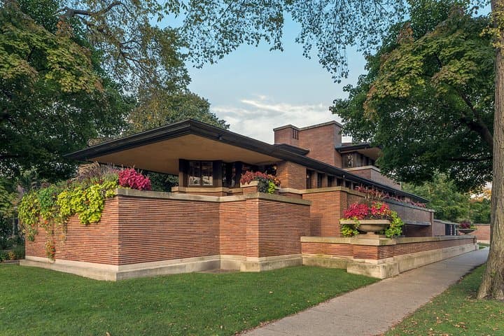 Robie House Tour: Exploring Frank Lloyd Wright’s Prairie Masterpiece in Chicago