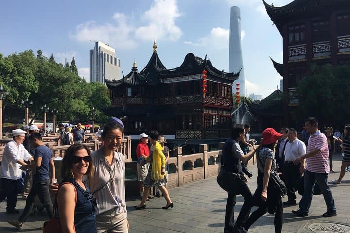 Flexible Shanghai Layover Transfer with Private Driver — Custom Hours & Sightseeing
