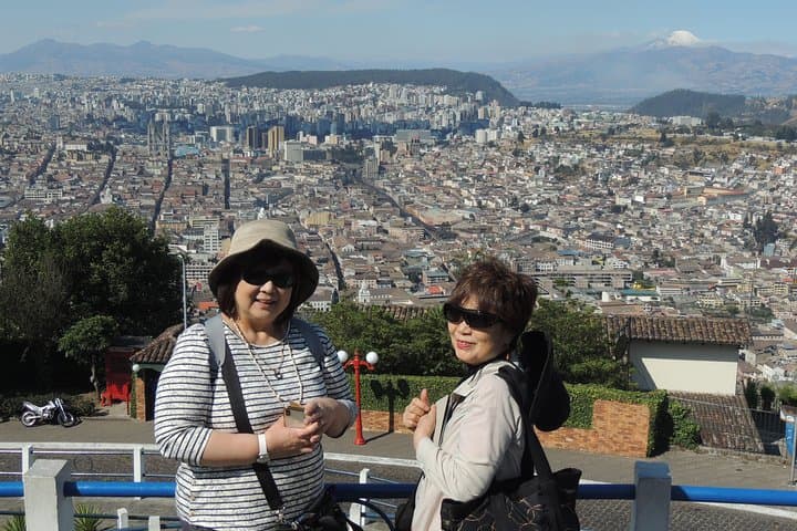 Quito Private City Tour & Food Tasting: Old Town Markets, La Ronda Chocolate and Panecillo Views photo 4
