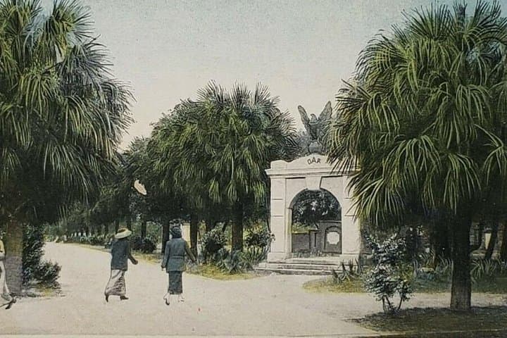Inside Savannah's Colonial Park Cemetery: God's Acre Tour of History and Haunts photo 2