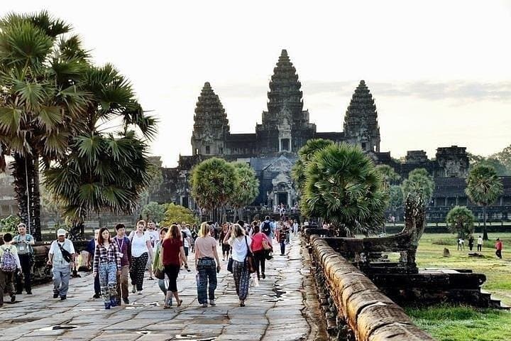 Sunrise at Angkor & Tonle Sap: Siem Reap Highlights Small-Group Tour photo 4