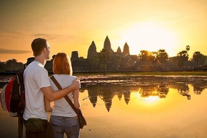 Private Angkor Wat Sunrise Tour: Sunrise Entry & Full-Day Temple Hopping