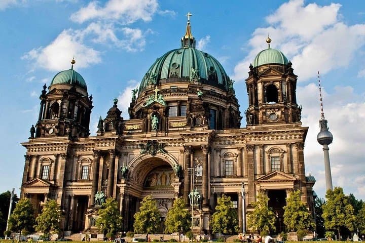 Berlin in Six Hours: Private Shore Excursion to the City's Highlights