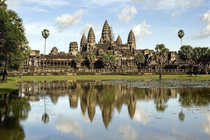 48-Hour Siem Reap Discovery: Angkor Wat, Temples, Silk Farms & Local Markets photo 1