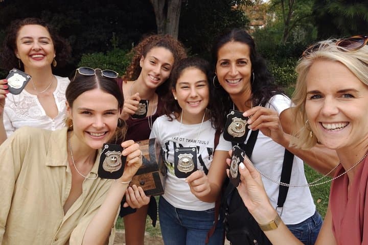 Private Family Treasure Hunt in Barcelona’s El Born — Offline Detective Game for Kids photo 6