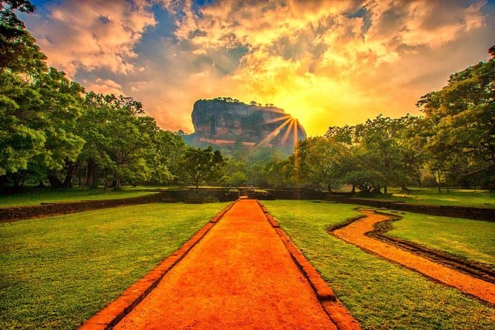3-Day Sri Lanka Heritage Highlights: Sigiriya, Polonnaruwa & Kandy