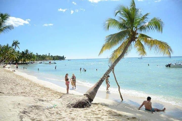 Private Saona Island Day Trip from Punta Cana — Speedboat Transfer & Lobster BBQ photo 5