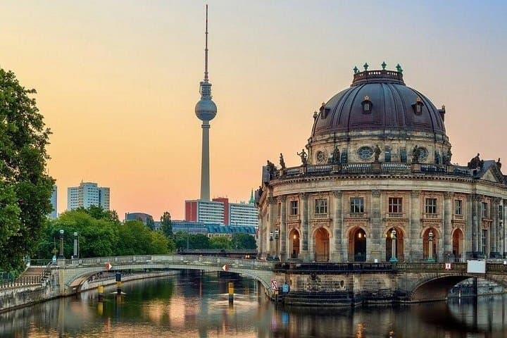 Berlin Highlights & Sachsenhausen Shore Excursion from Rostock