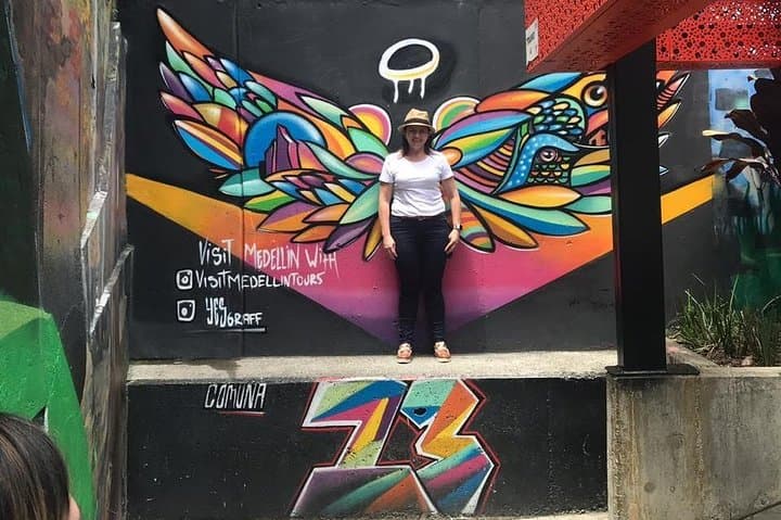 Commune 13 Graffiti Tour: Private All-Inclusive Street Art & Outdoor Escalators in Medellín photo 5
