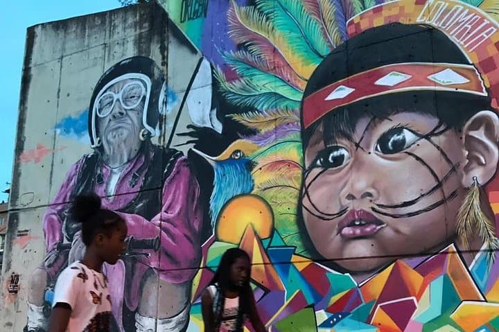 Medellín City & Commune 13 Graffiti Tour: Full-Day Private Cultural Experience photo 3