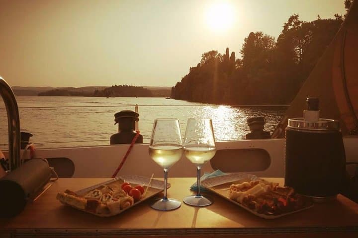 Sunset Motorsailer Cruise on Lake Garda — Private Aperitif & Shoreline Sights photo 5