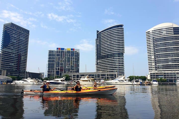 Paddle Melbourne: City Sights Kayak Tour on the Yarra and Docklands photo 3