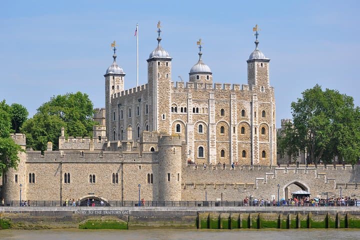 Private Tower of London & Tower Bridge Tour — Skip-the-Line History Walk