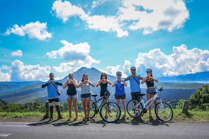 Ubud Countryside Cycling: Rice Terraces, Villages & Temple Route