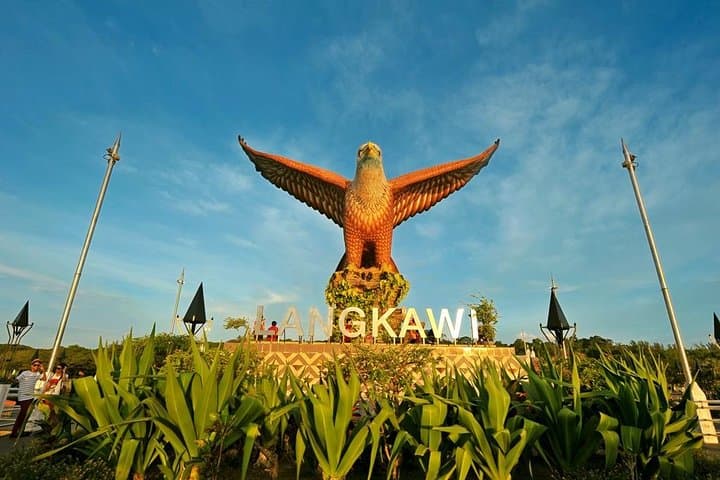 Island Panorama: Private Langkawi Day Tour with SkyCab, Eagle Square & Mahsuri photo 2