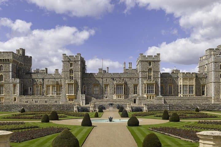 Half-Day Royal Windsor Private Tour from London — Windsor Castle, Eton & Runnymede photo 3