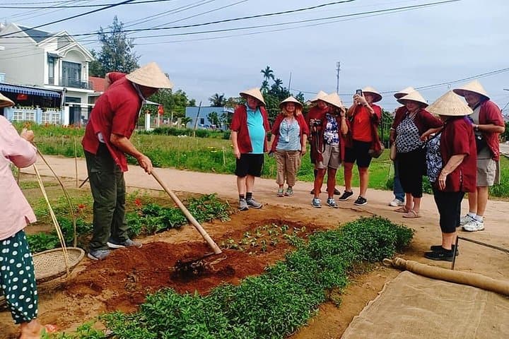 Hands-On Hoi An: Tra Que Vegetable Village, Silk Weaving & Lantern-Making Day Tour photo 2