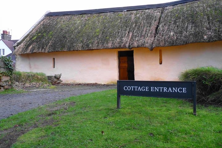 Robert Burns Tour: Private Day Trip to Alloway & Brig O Doon