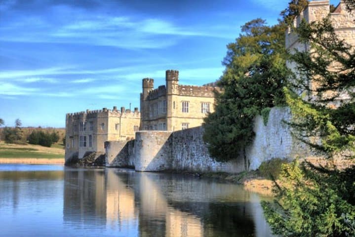 Kent Garden of England Day Tour — Canterbury, Dover Cliffs & Leeds Castle