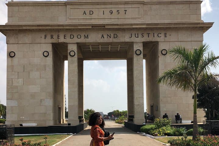 Accra City Tour: Markets, Monuments and Jamestown Morning Walk