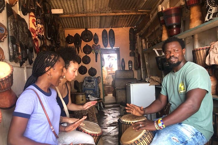Accra City Tour: Markets, Monuments and Jamestown Morning Walk photo 4