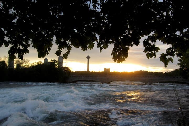 Niagara Guide: Prospect Point Trolley & Step-On Guide to Niagara Falls photo 2