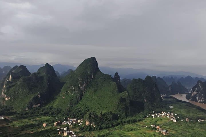 Guilin in Two Days: Li River Cruise, Yangshuo & Longji Rice Terraces