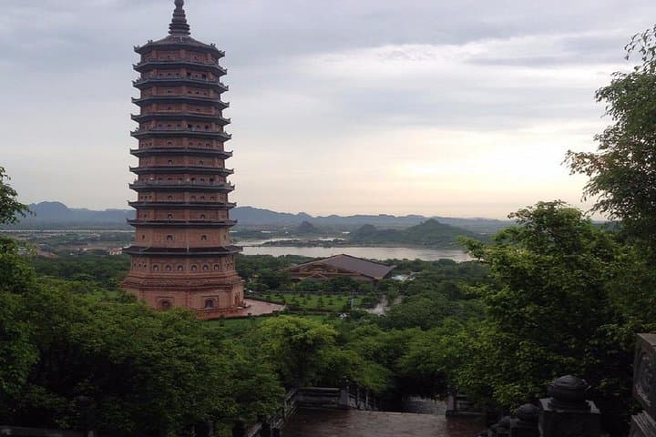 Bai Dinh, Trang An & Mua Cave Day Tour from Hanoi: Temple, Boat Ride & Mua Cave Climb photo 4