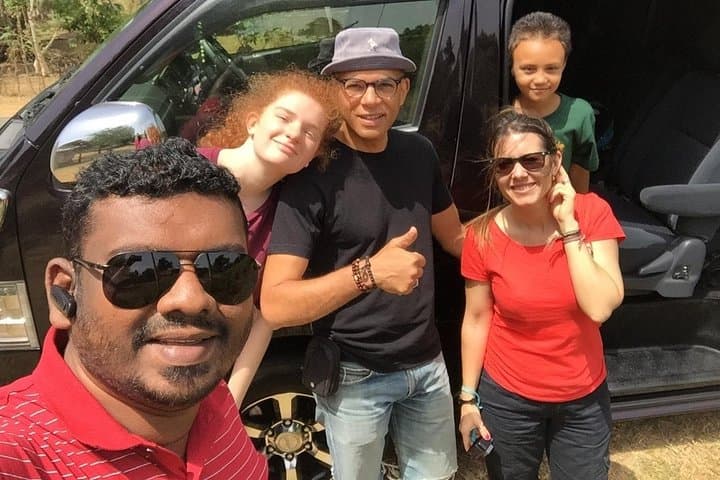 Chauffeur-Driven Sri Lanka: Private Tour with English-Speaking Guide