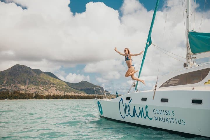 Full-Day Shared Catamaran Cruise to Île aux Bénitiers & Dolphin Watch — Tamarin, Mauritius photo 6