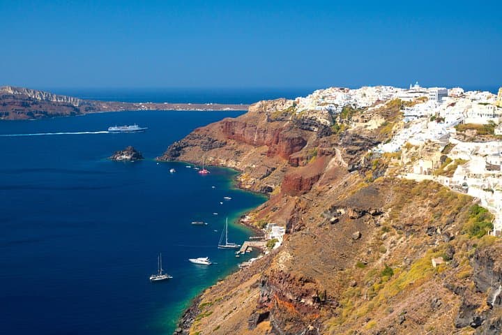 Santorini Private Driver Tour — 4-Hour Oia, Kamari & Profitis Ilias photo 2