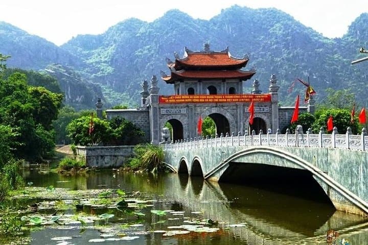 Ninh Binh 2-Day Tam Coc & Mua Cave Small-Group Tour from Hanoi photo 6