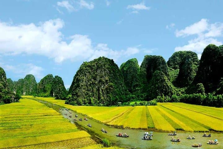 Tam Coc, Mua Cave & Hoa Lu Day Tour from Hanoi — Boat, Bike and Mua Peak photo 4
