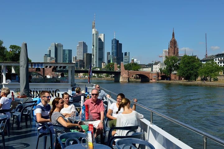 Frankfurt Highlights: 1-Hour Main River Sightseeing Cruise